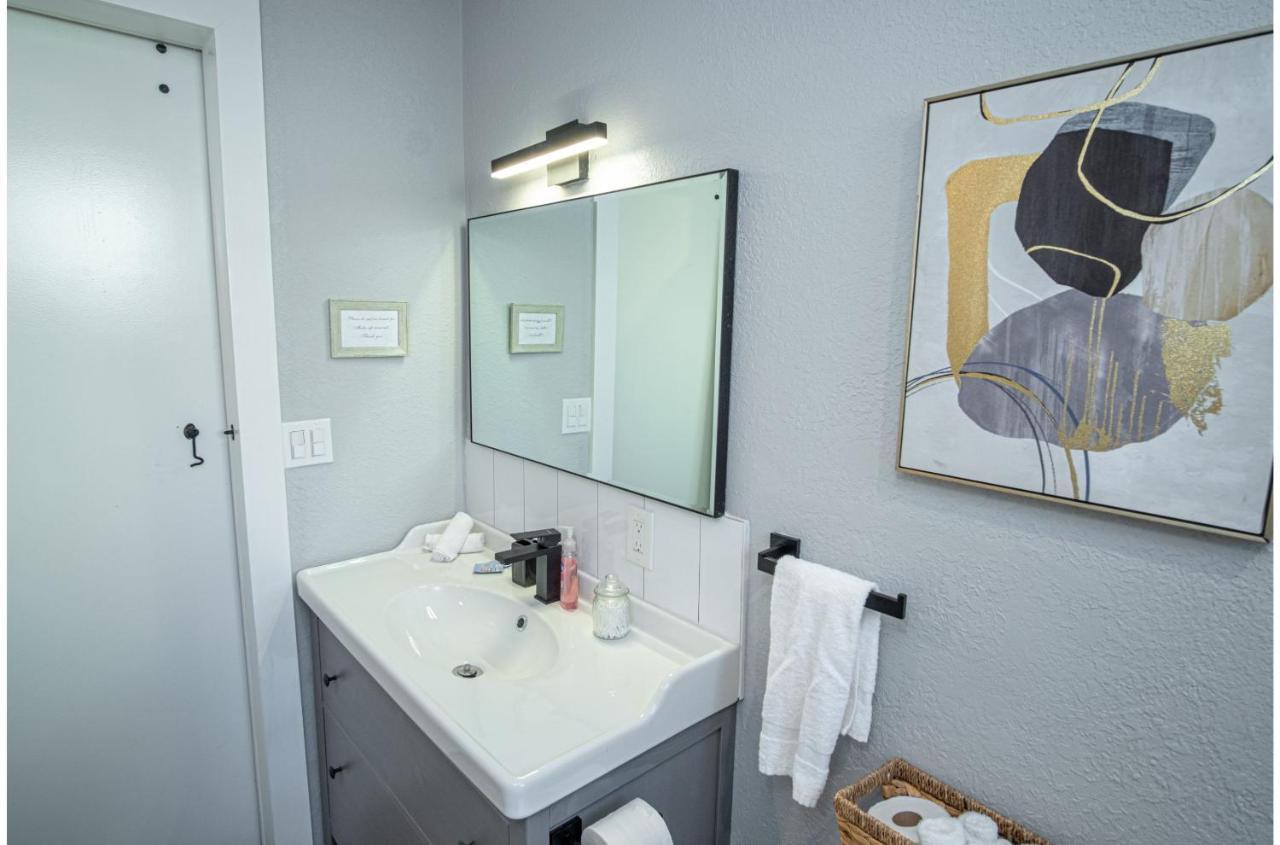 Сasa de vacaciones Stylish 4 Br2ba Renovated Near Downtown *