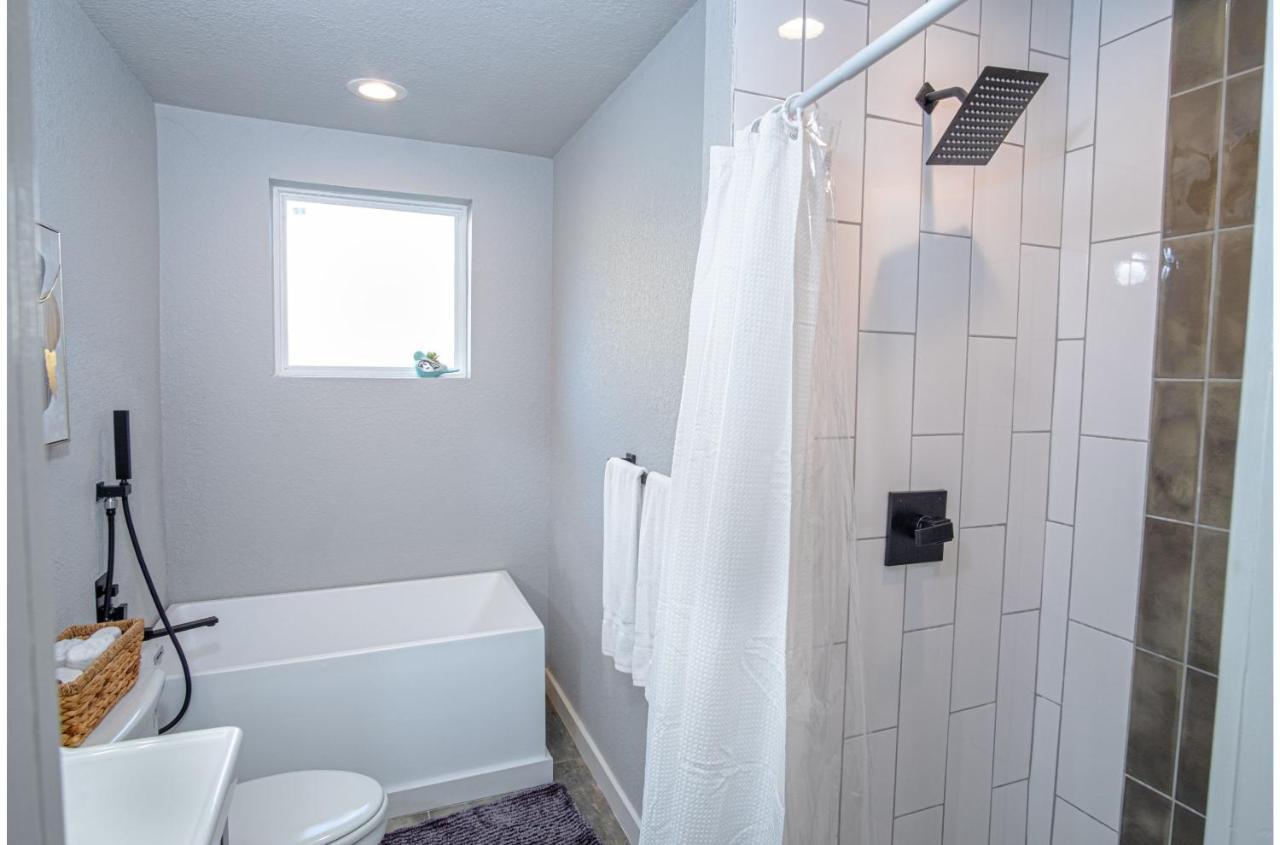 Stylish 4 Br2ba Renovated Near Downtown Сasa de vacaciones *